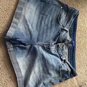 APT.9 jean shorts